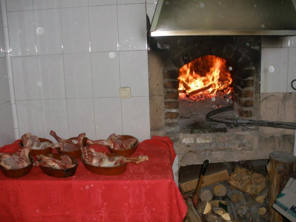Hostal Restaurante Villa De Sepúlveda Kültér fotó