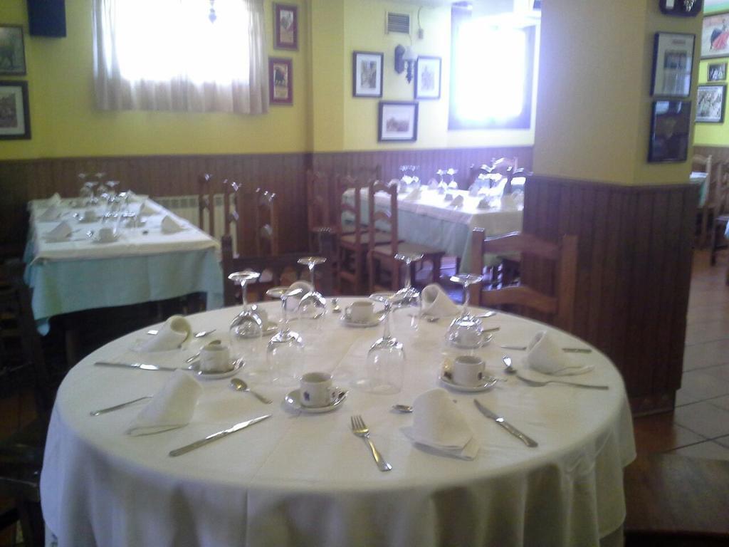 Hostal Restaurante Villa De Sepúlveda Kültér fotó