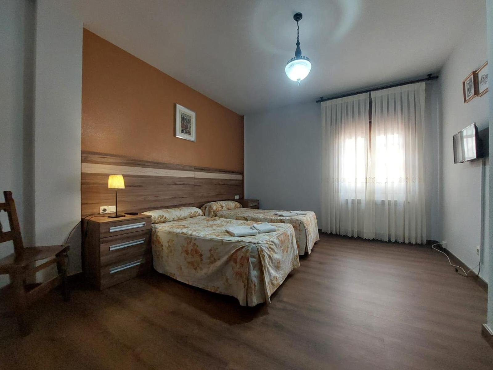 Hostal Restaurante Villa De Sepúlveda Kültér fotó