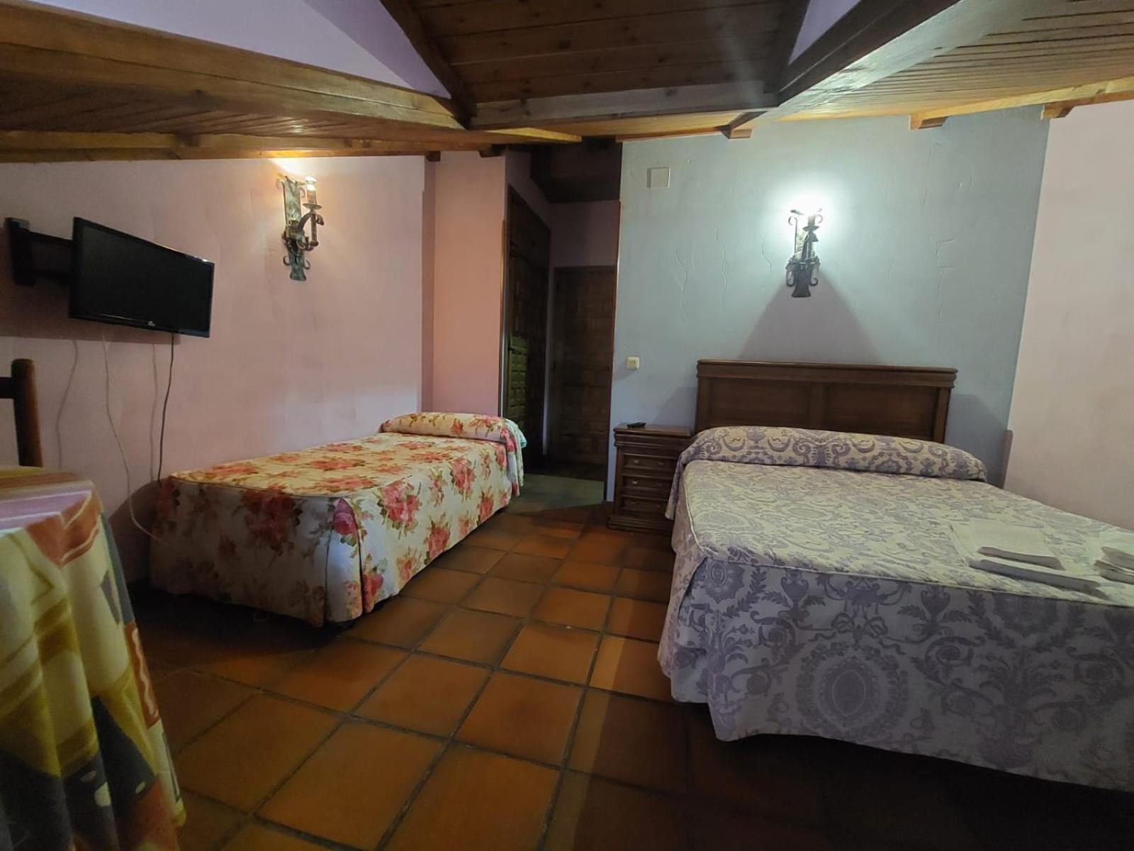 Hostal Restaurante Villa De Sepúlveda Kültér fotó