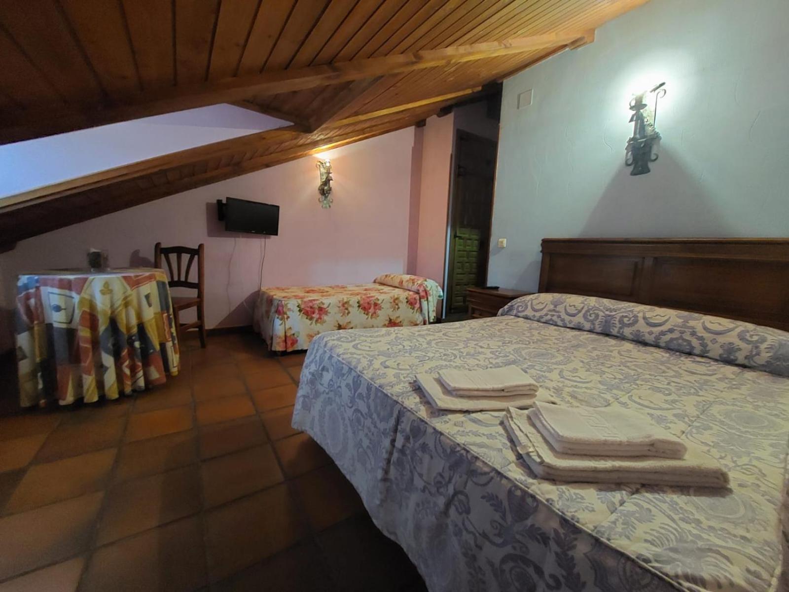 Hostal Restaurante Villa De Sepúlveda Kültér fotó